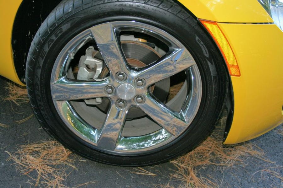 Колеса Pontiac Solstice GXP 2008 года  (фото 38 из 68)